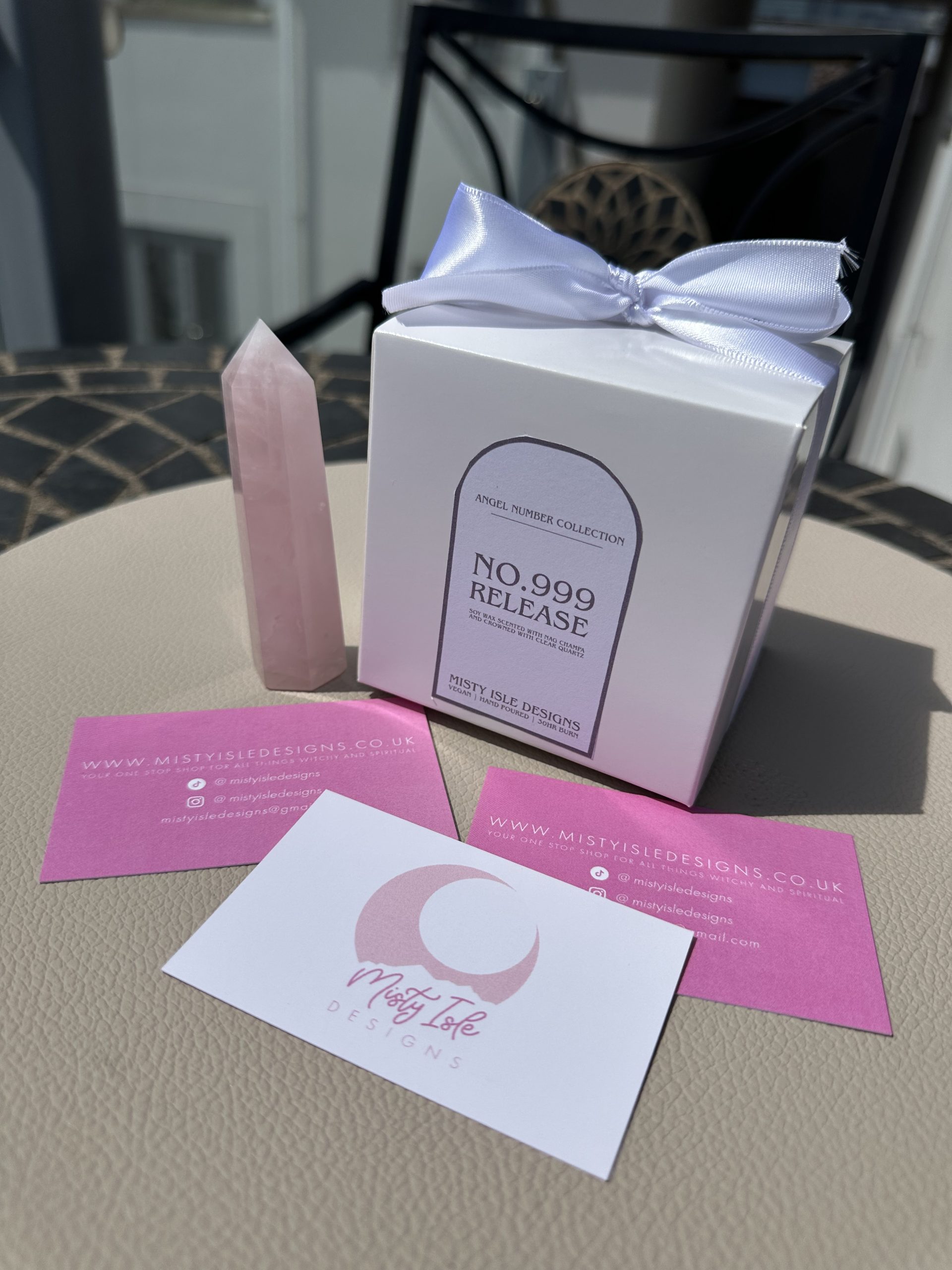 Won MISTY ISLE DESIGN CANDLE + ROSE QUARTZ TOWER