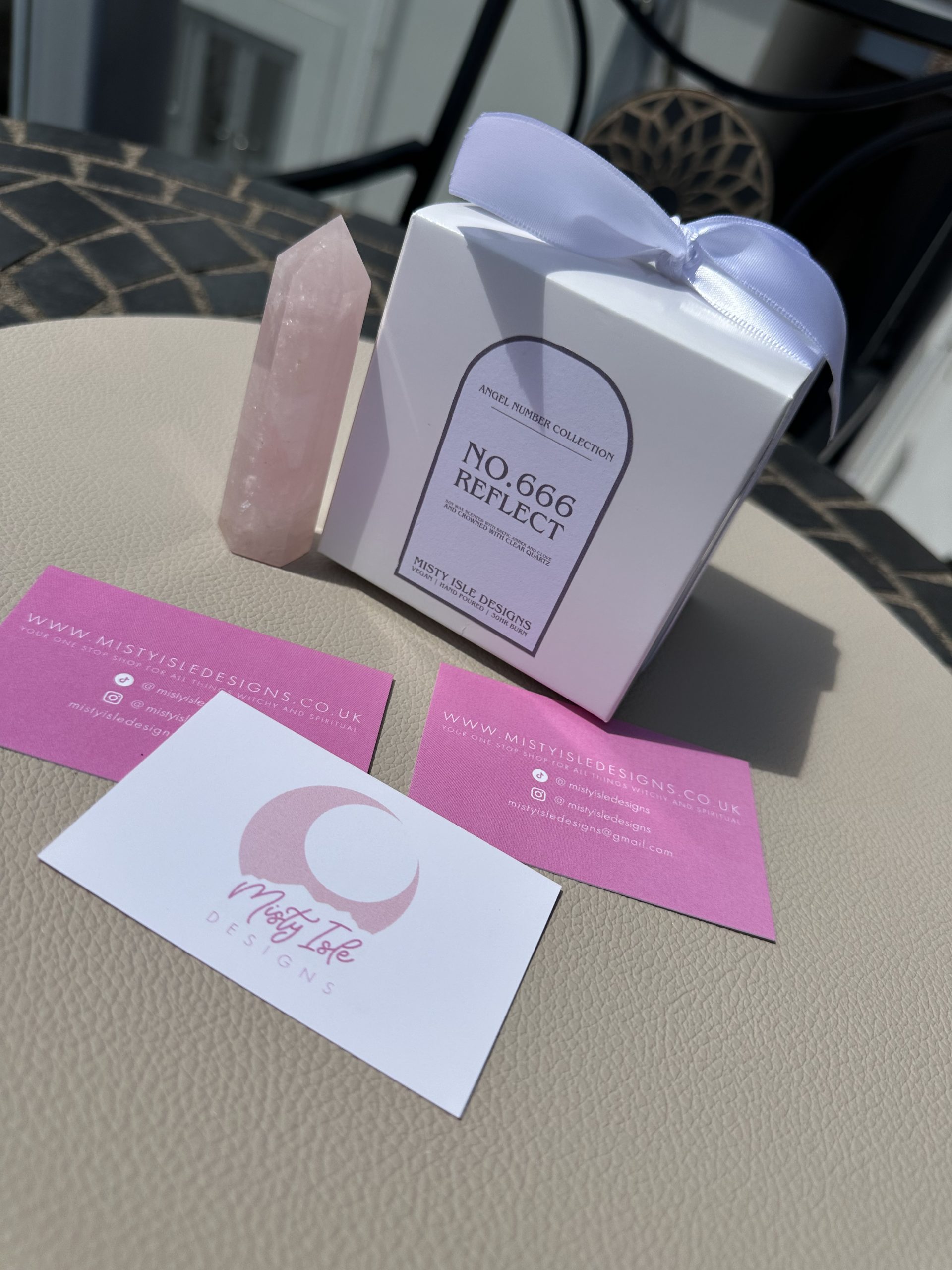 Won MISTY ISLE DESIGN CANDLE + ROSE QUARTZ TOWER