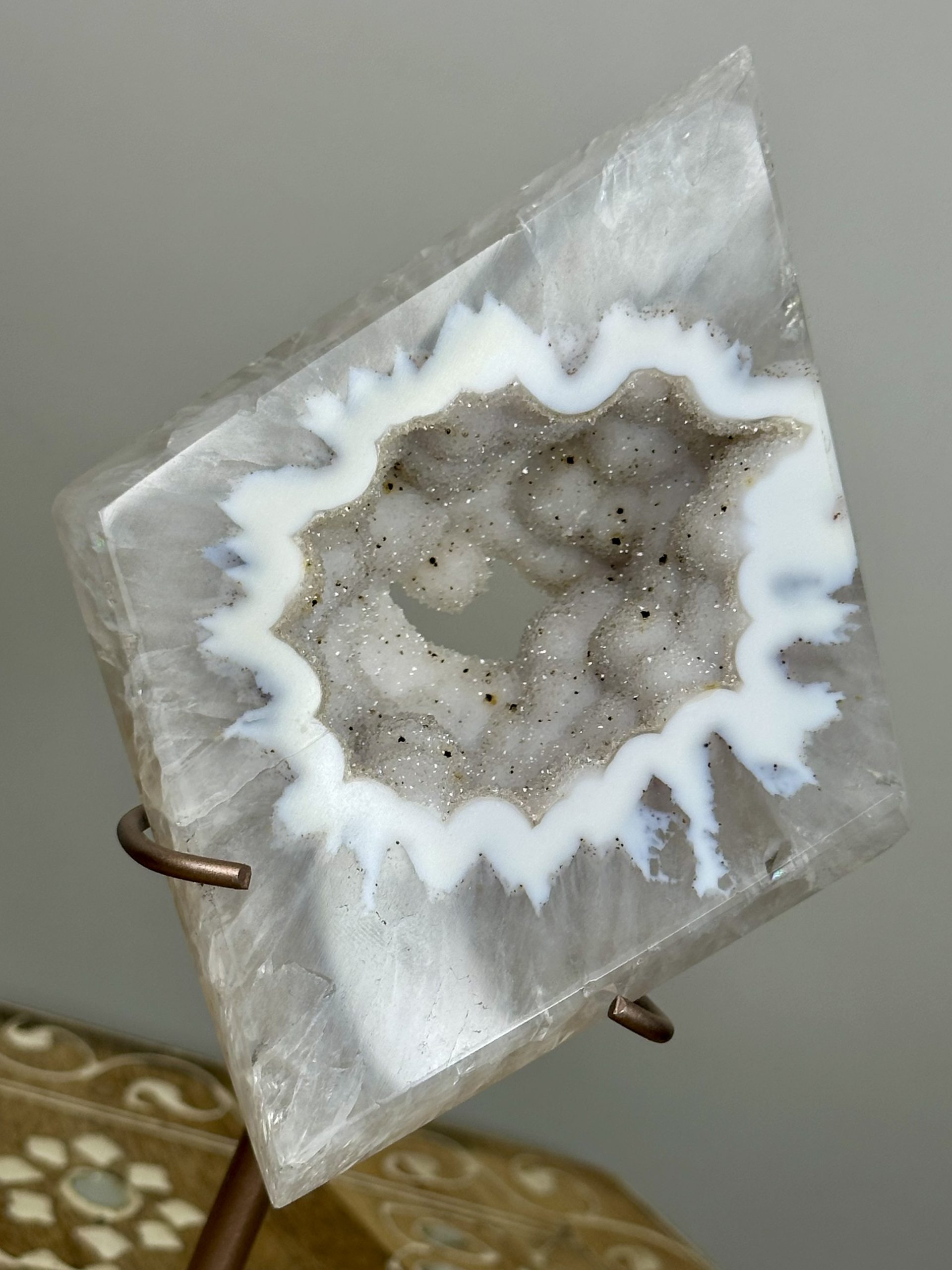 Won Snowy Agate Kite with Druzy Centre